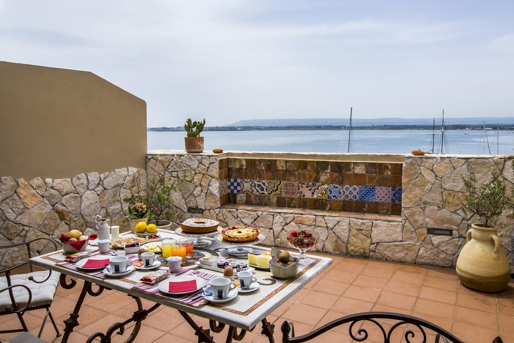 Bed and Breakfast Palazzo Giunta - Porta Marina Ortigia Syracuse Exteriér fotografie